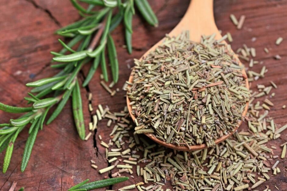 Drying Rosemary: Preserving the Aroma and Flavor